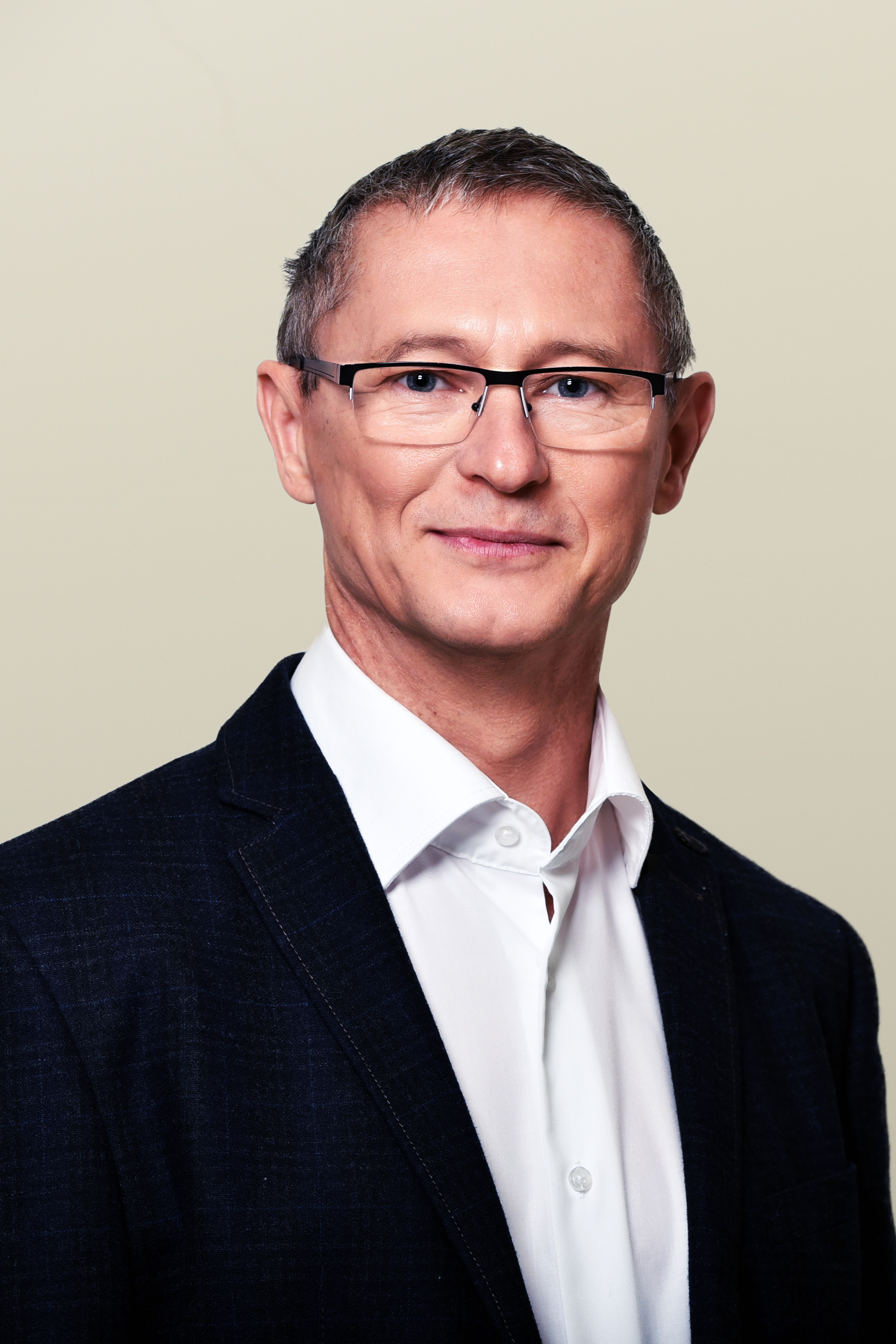 Dr.Novoth_Bela